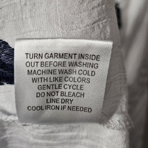 Womens V-neck Rayon White Navy Lightweight Balloon Sleeves Embroidered Top XL - Picture 10 of 13